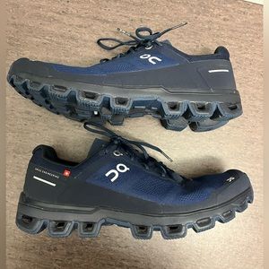 ON CloudVenture Runners in Midnight/Navy